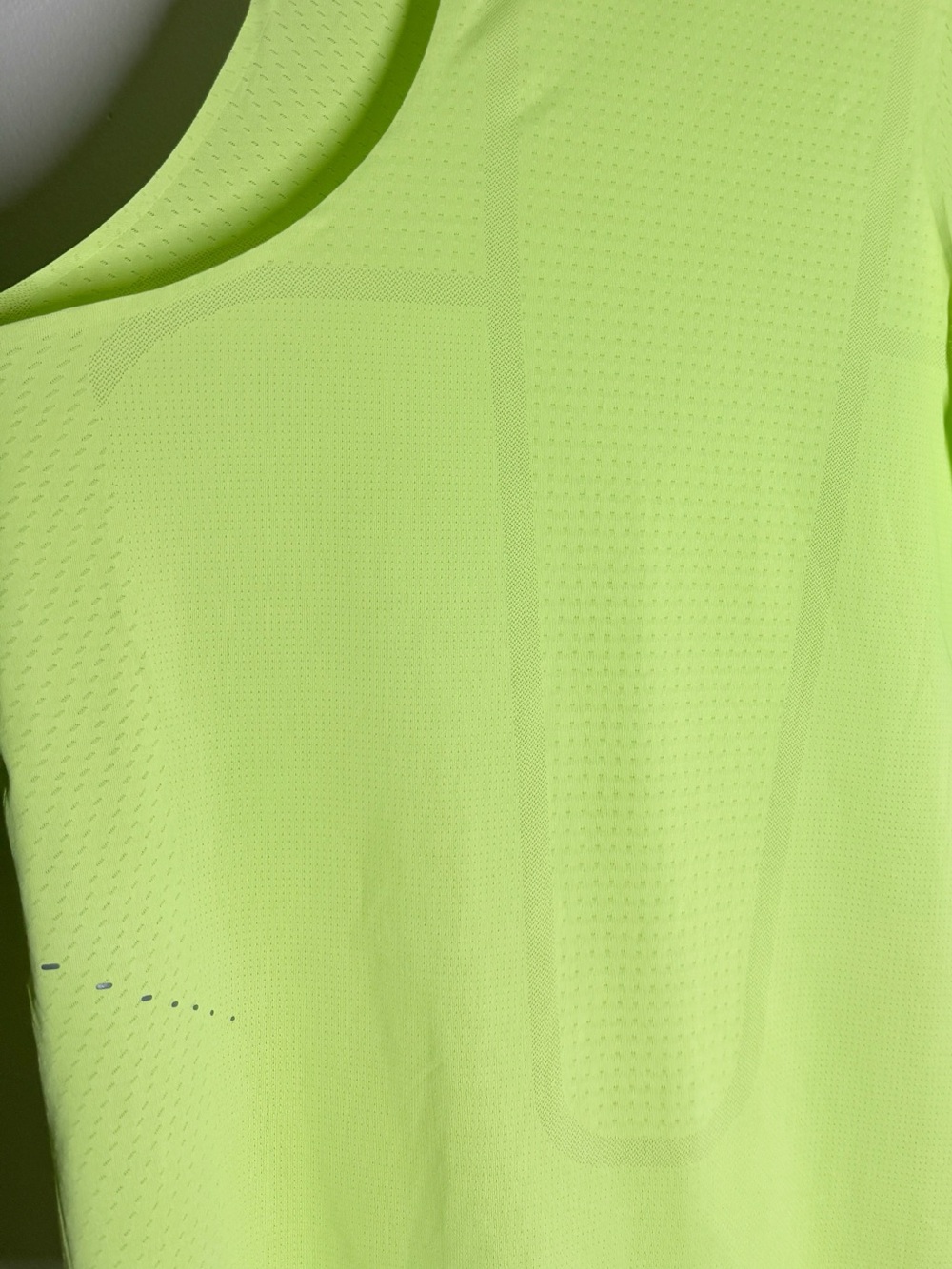 Lululemon Men's Fast and Free Singlet Breathable Performance Tank Top Neon Green - Picture 4 of 7